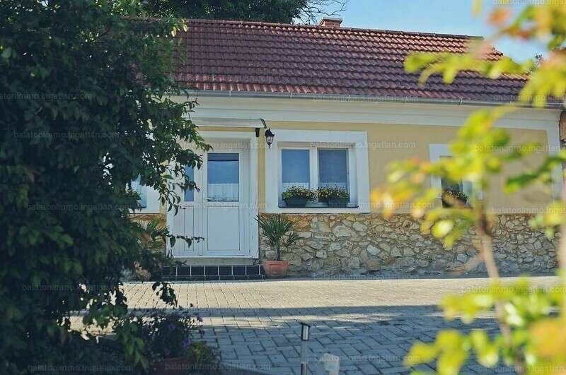 Hottó: Casa rural con amplio terreno 