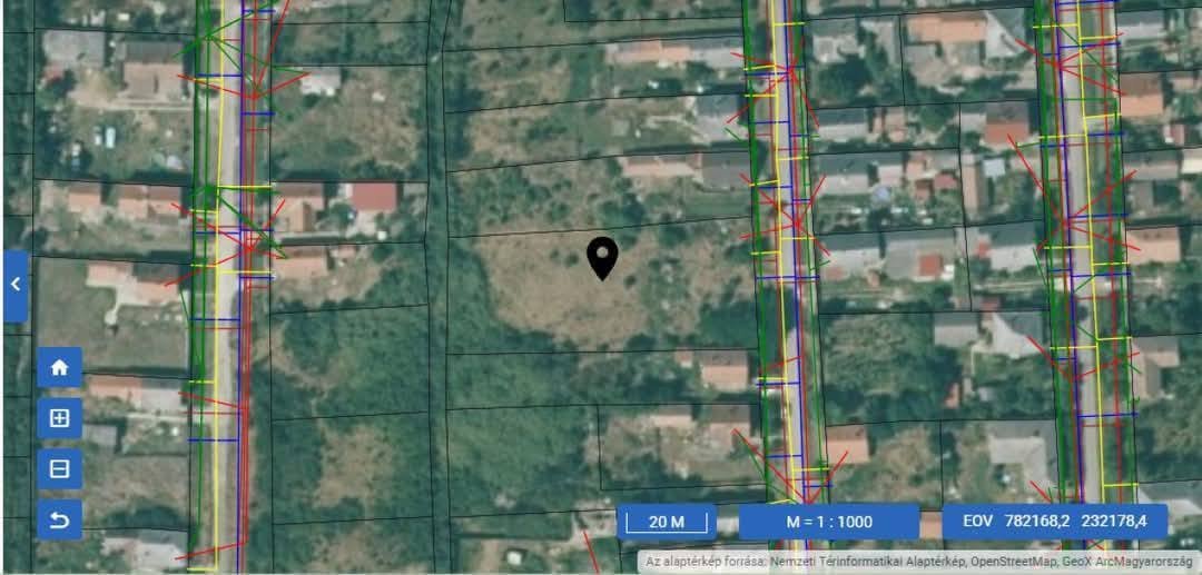 Kunmadaras: Parcela edificable a las afueras del pueblo, en zona residencial tranquila y muy bien cuidada. 