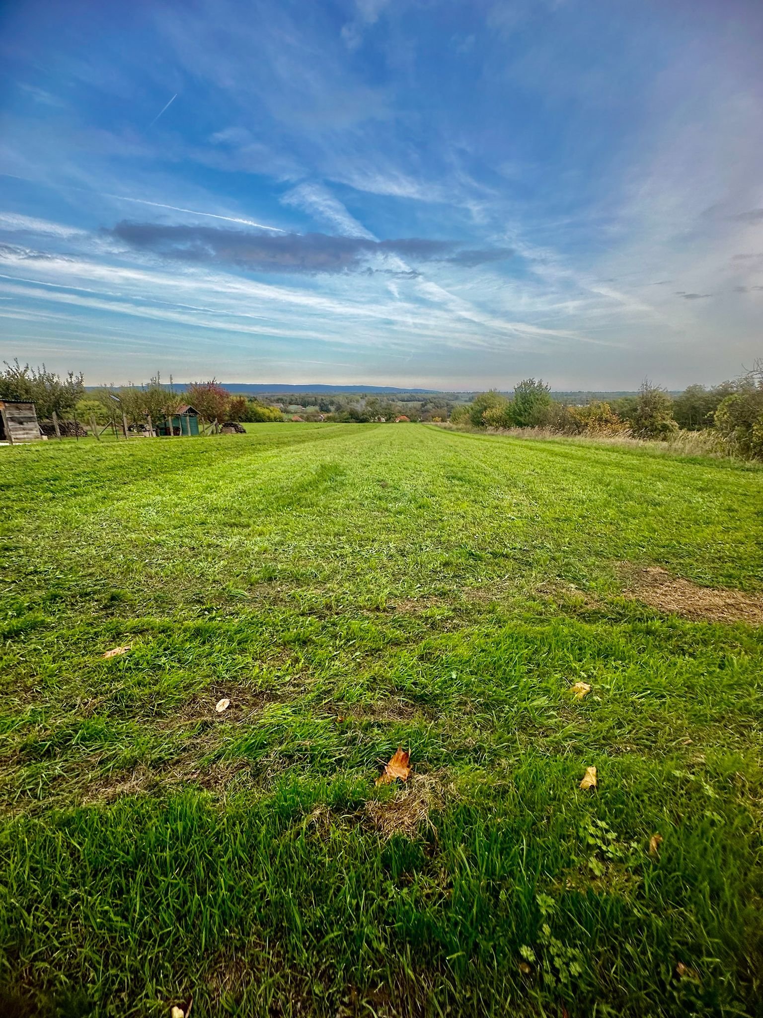 Alsópáhok: Dos parcelas de tierra adyacentes propiedad de la misma persona 