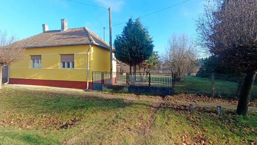 Böhönye: (ABA) Una buena casa en una zona tranquila y agradable. 