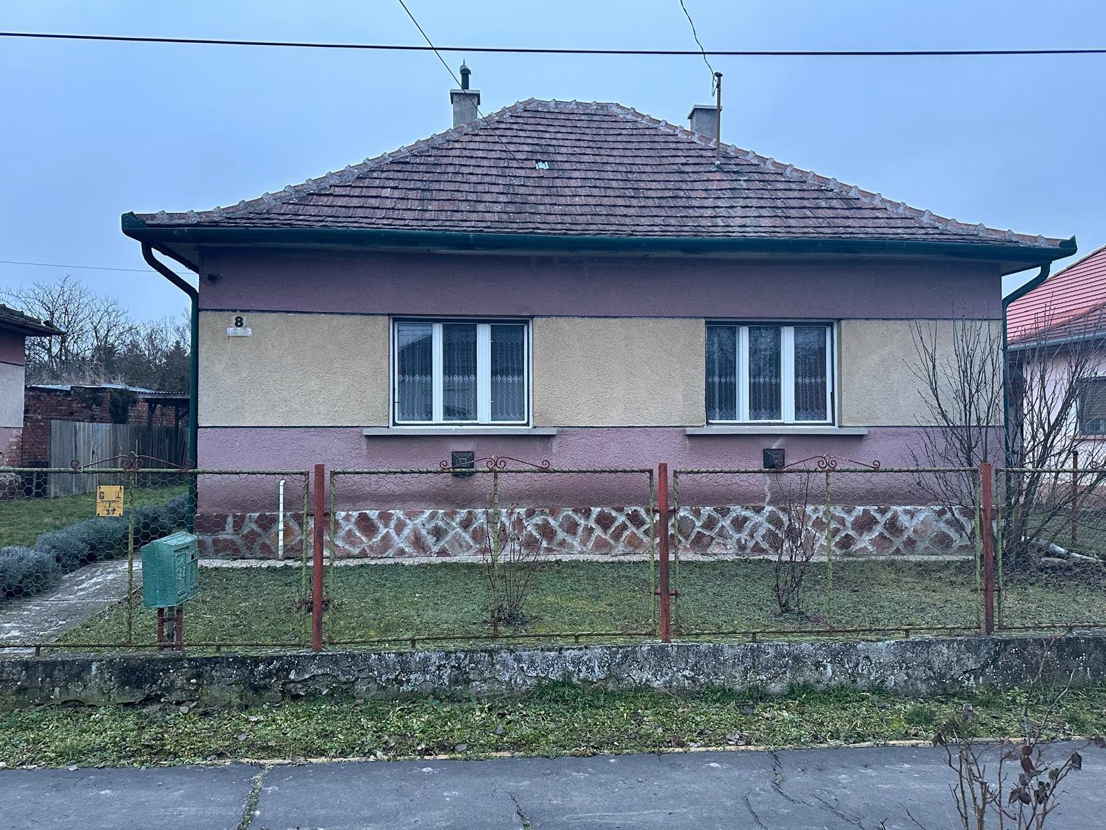 Pacsa: (ABA) Casa familiar reformada en un entorno tranquilo y natural. 