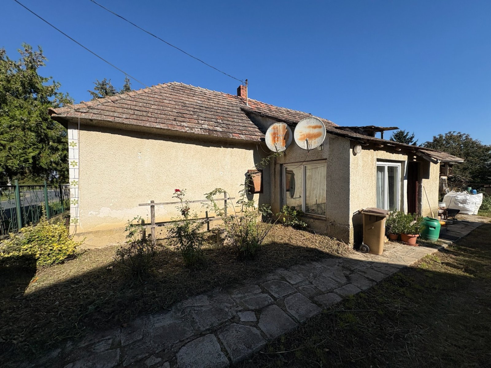 Rigács: (BBA) Casa que necesita reformas en una zona tranquila 