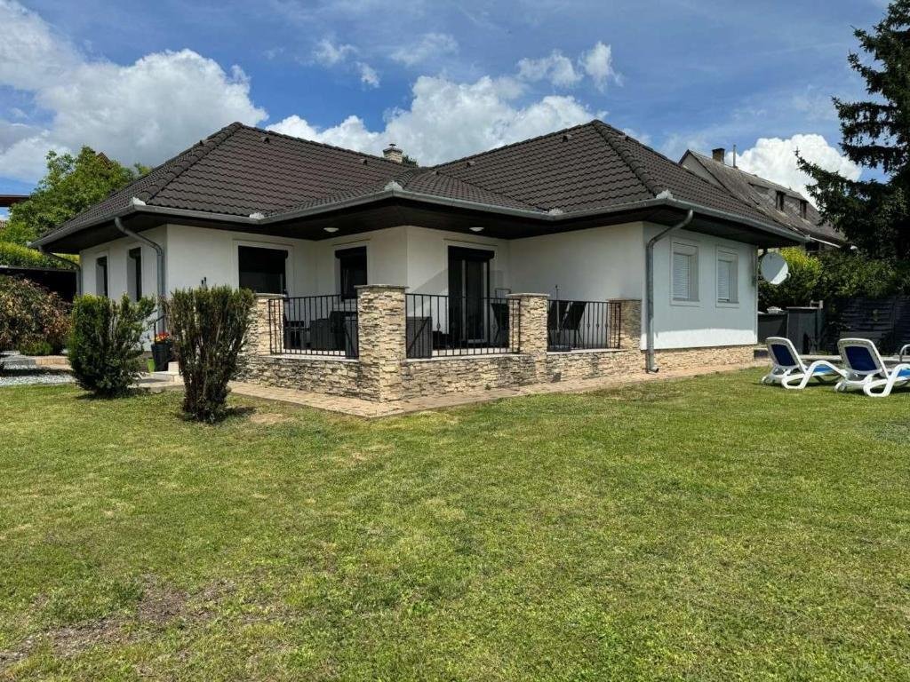 Vonyarcvashegy: Una joya recién renovada cerca del lago Balaton. 