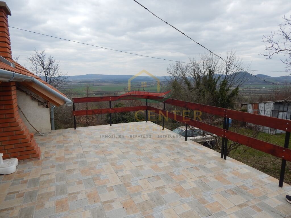 kk_todo: Condado de Veszprém, Tapolca, Colina de San Jorge