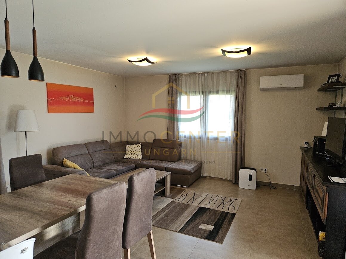 Casa unifamiliar energéticamente eficiente en una calle tranquila de Balatongyörök.