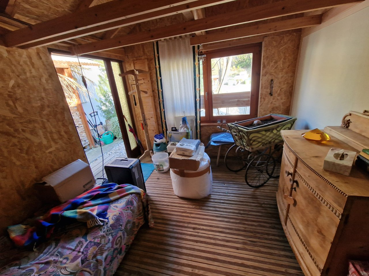   Cabaña de madera extra aislada