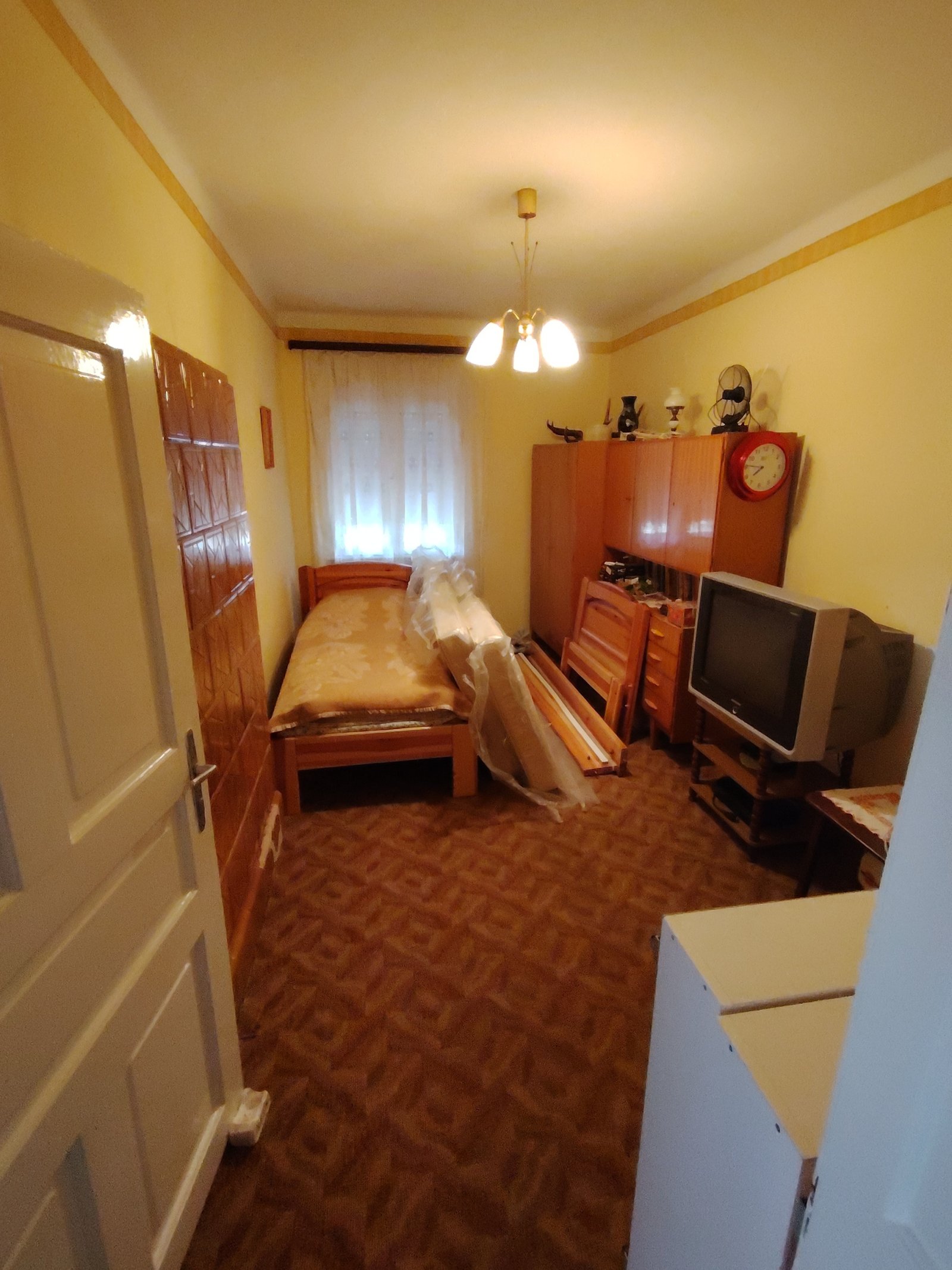 Habitación individual encantadora con uso óptimo del espacio: ¡funcionalidad y comodidad!