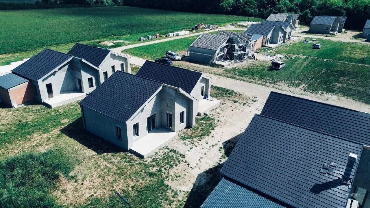 Modern new development: Arquitectura sostenible con uso inteligente del espacio y orientación de edificios innovadora!