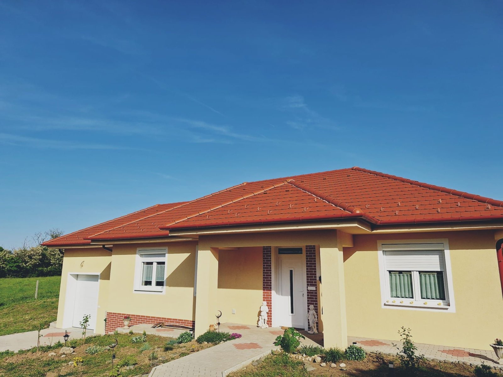 Dunabogdany: (AAAB) Új építésű bungaló remek helyen a Duna mellett 