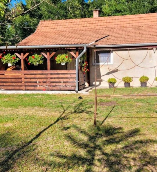 Kiskunhalas: (ABA) Kis parasztház nagy birtokkal természeti környezetben 