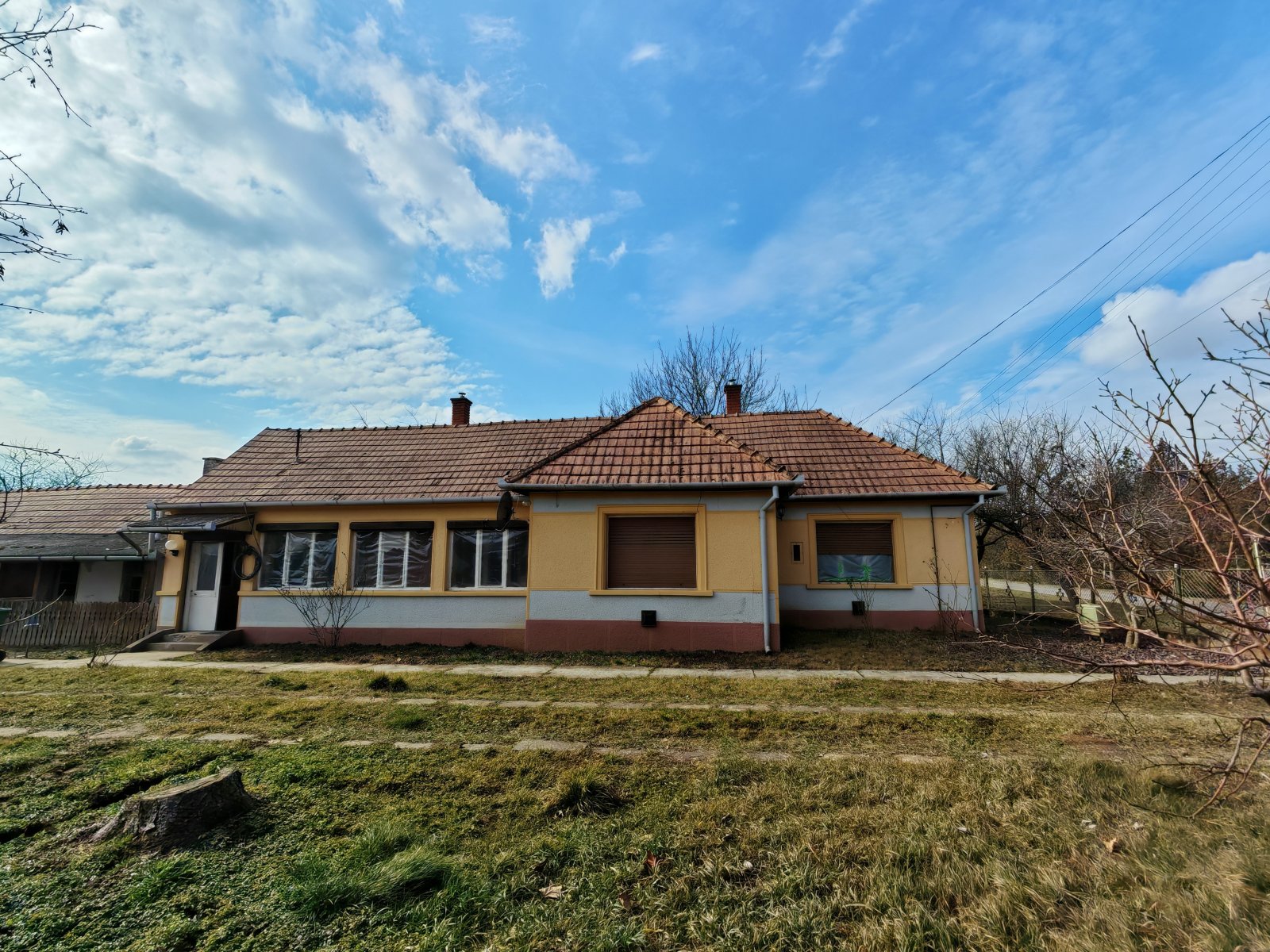 Sávoly: Parasztház különféle melléképületekkel, ideális önellátásra (BCA-CM188) 