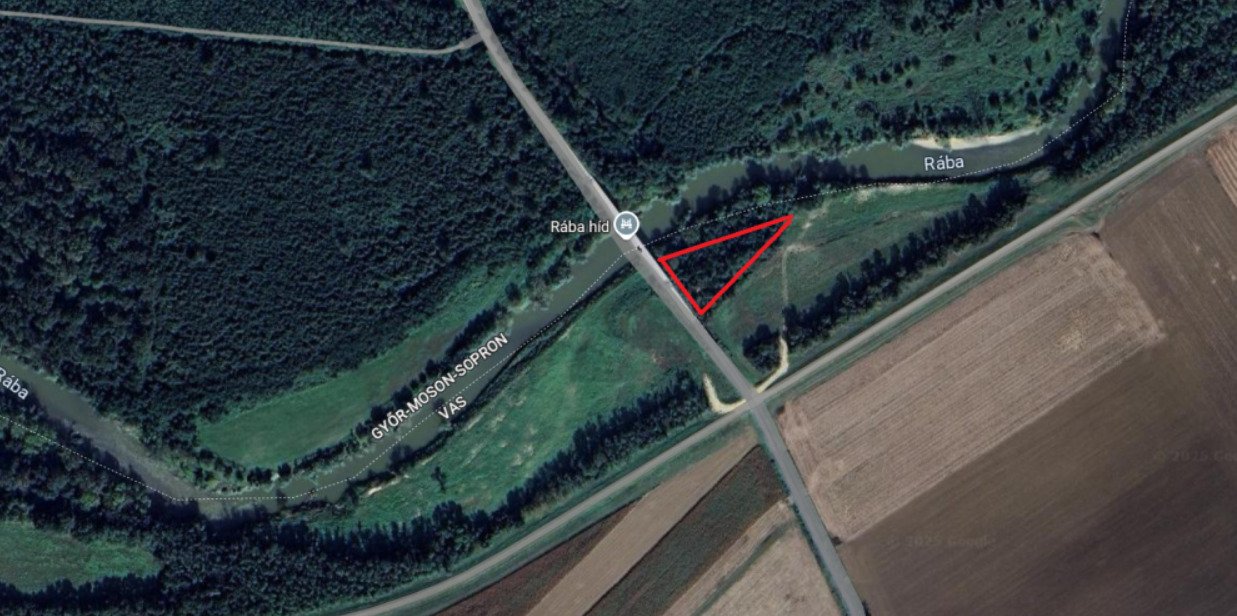 Kenyeri: Romos ház közvetlenül a Rába partján, 1339 m²-es telekkel 