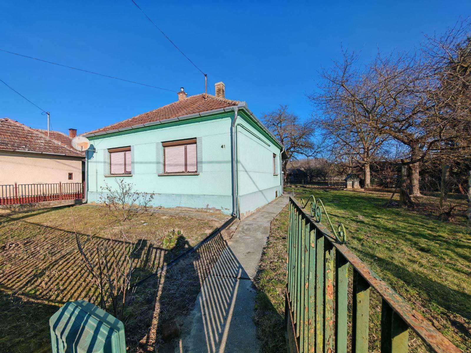 bei Pacsa: Tágas, különálló ház több telekkel 