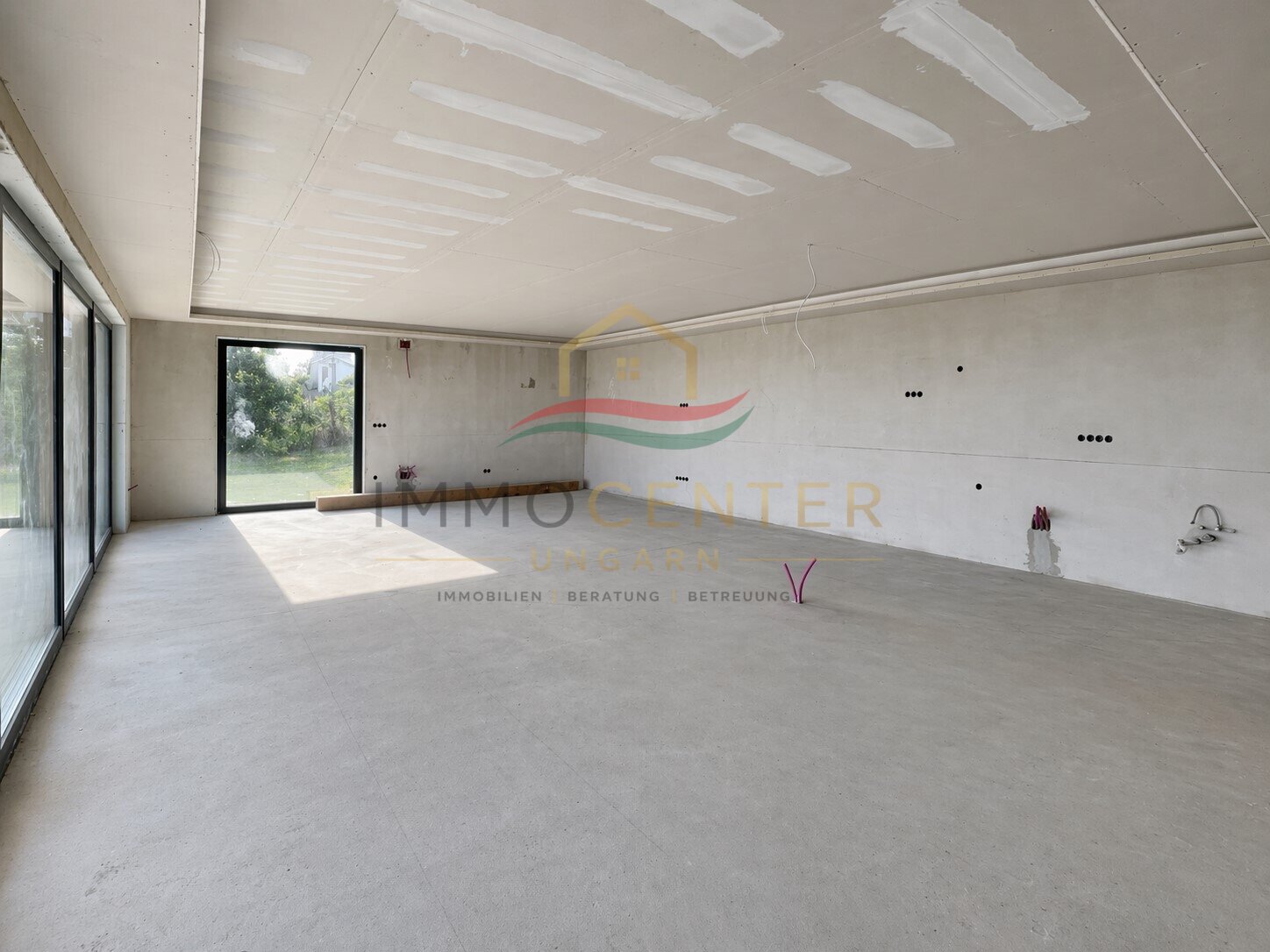Luxus ingatlan panorámás kilátással a balatoni partra