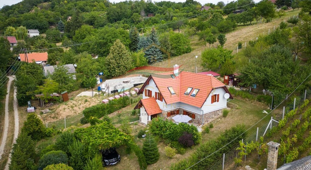 Családi ház csendes, családias környezetben