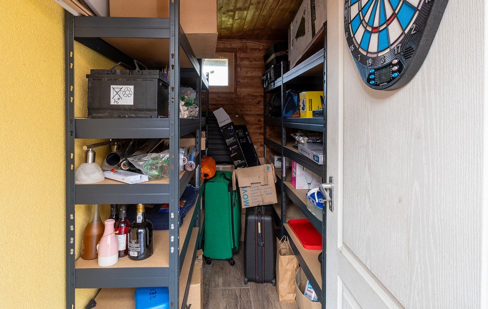 Gyakorlati tárolóhely intelligens polcrendszerrel és optimális helykihasználással