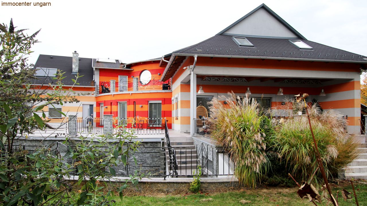 Balatonszemes: (AA) Extravagant en ruim pand vlakbij het meer 