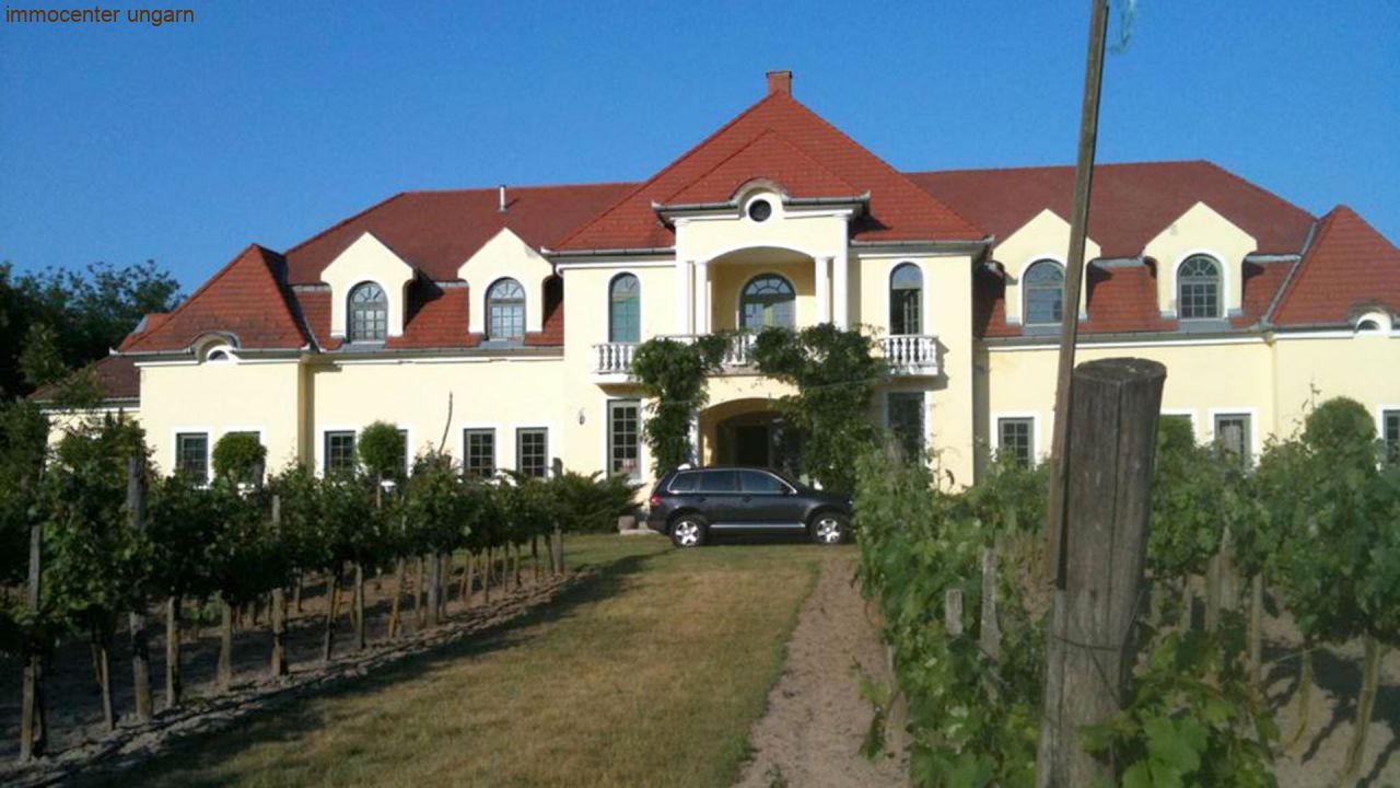 bei Csömend: (ACA) Ruim en stijlvol pand aan de zuidkust van het Balatonmeer 
