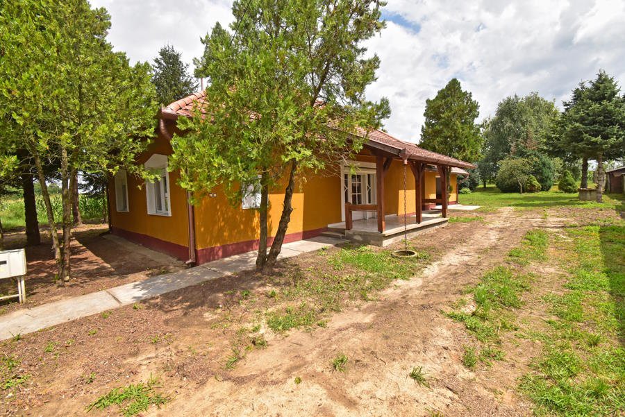 Kadarkút: (AAAB) Nieuw landhuis in bungalowstijl in rustige omgeving 