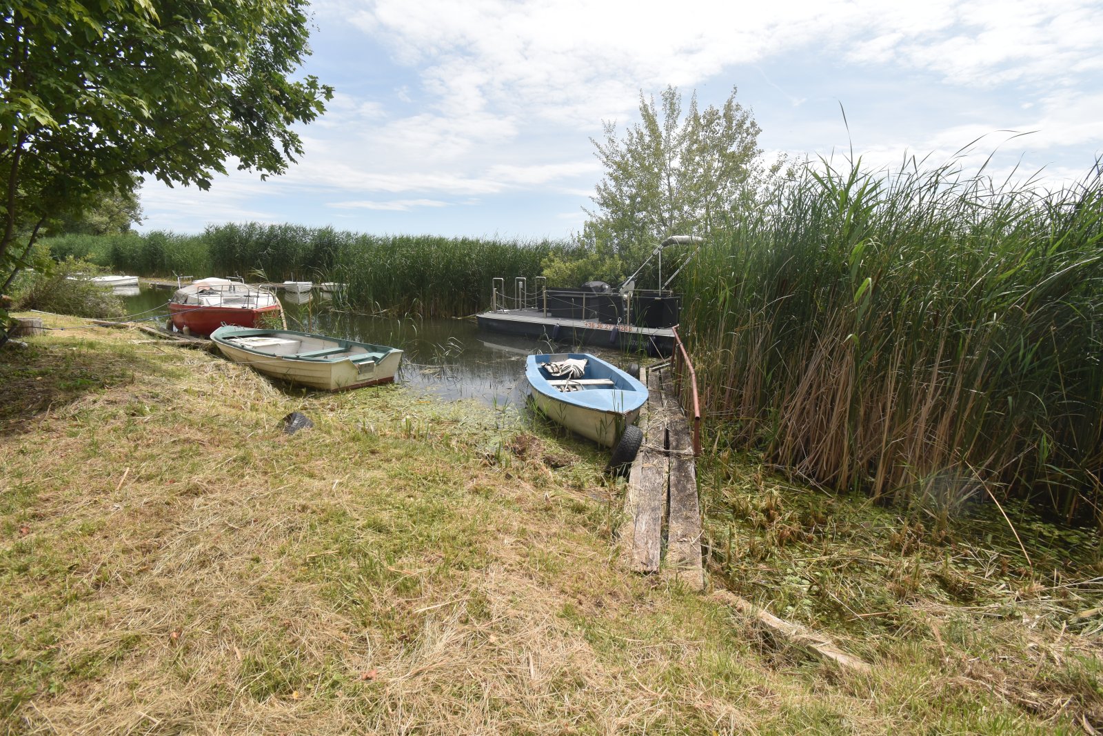 Balatongyörök: (A-AB) Groot bouwperceel aan de noordoever van het Balatonmeer 