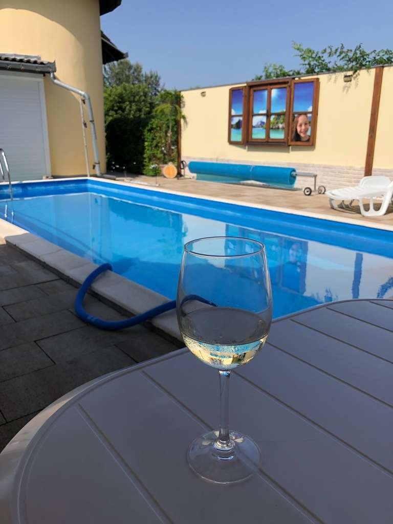 Balatonfenyves: (AAAB) Landelijke villa met zwembad op slechts een paar honderd meter van het Balatonmeer 