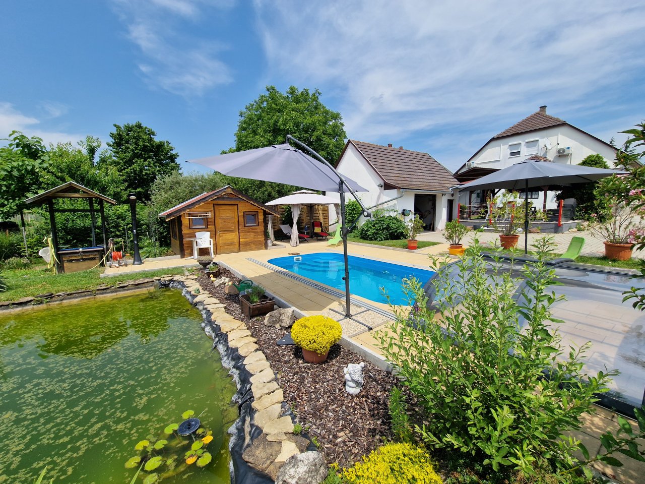 (AAB) Groot landhuis met zwembad op een rustige locatie nabij Heviz 