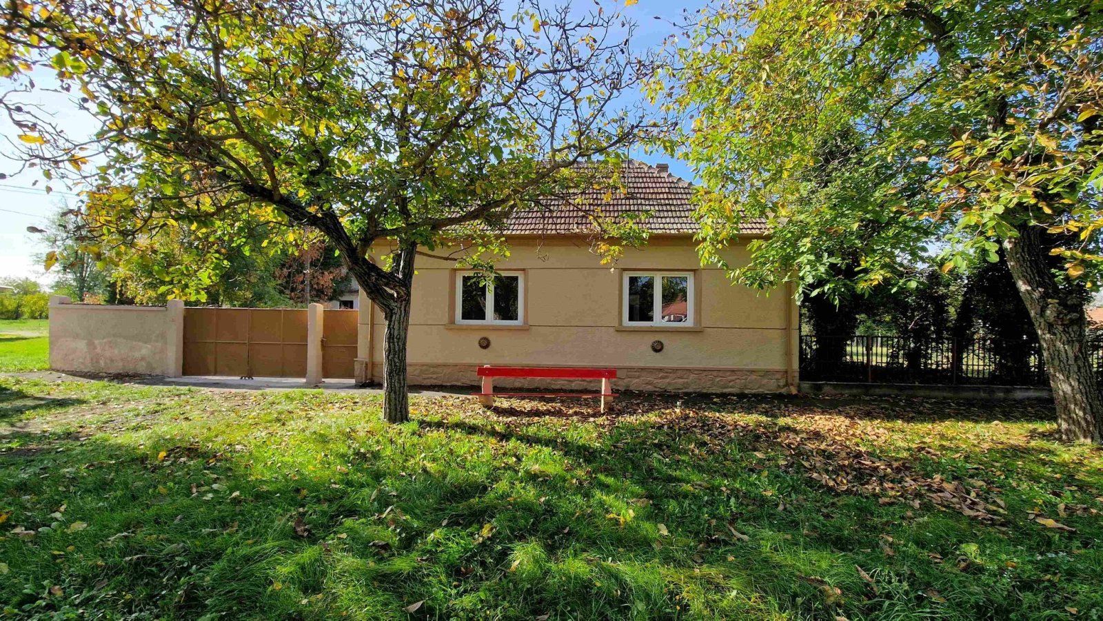 Pápoc: Instapklare gerenoveerde vrijstaande woning 