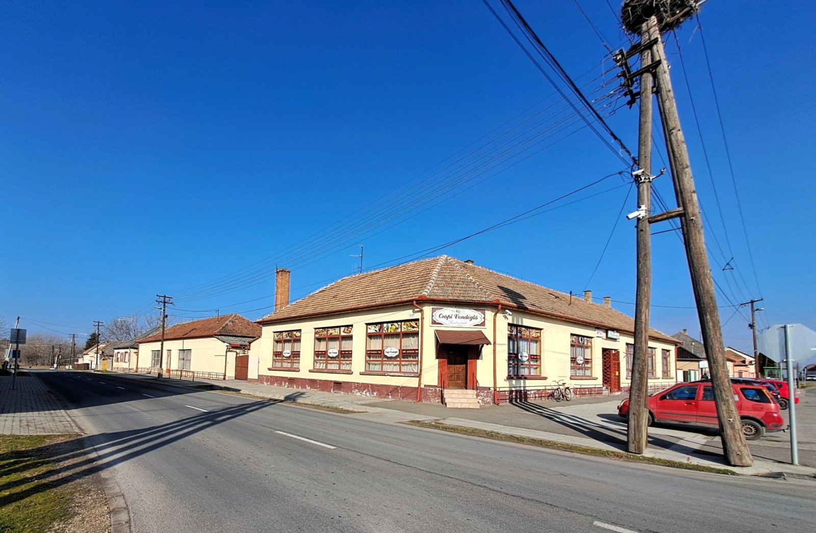 Miske: Restaurant met bar en voormalige kruidenierswinkel, te koop samen of afzonderlijk. 