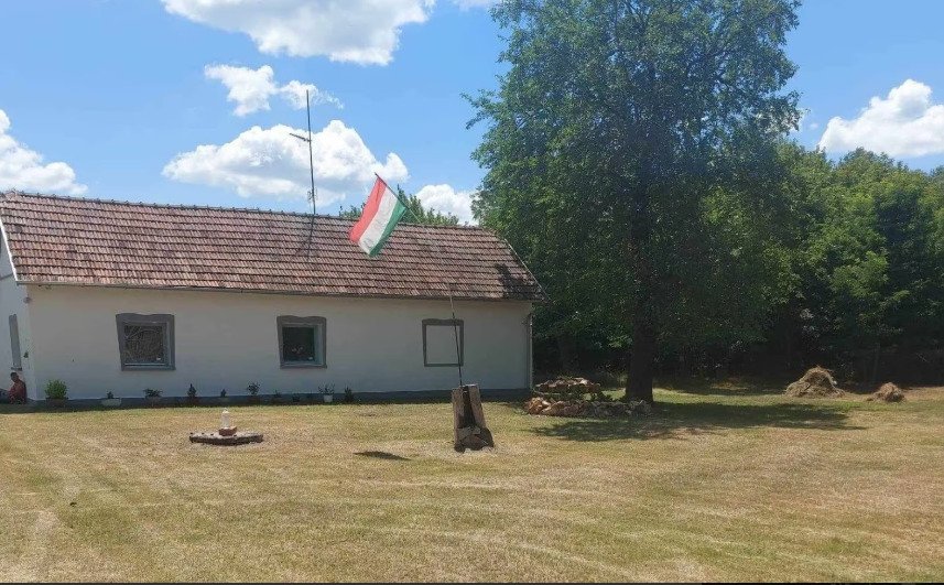 Ruzsa: Landhuis in Zuid-Hongarije – groot, rustig gelegen pand aan de rand van het bos. 