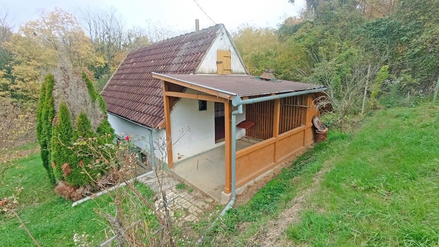 Gelse: (ABA) Klein wijngaardhuisje op een vrijwel afgelegen locatie, direct beschikbaar 