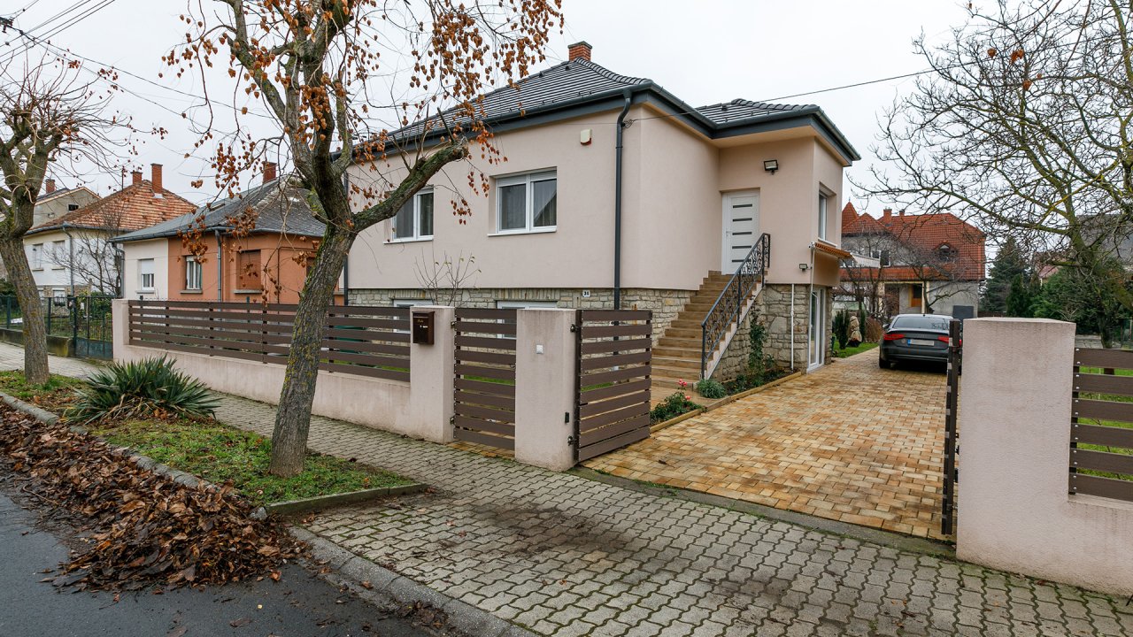 Hévíz: (AAA) Vrijstaande woning met zwembad in een rustige straat van Héviz 