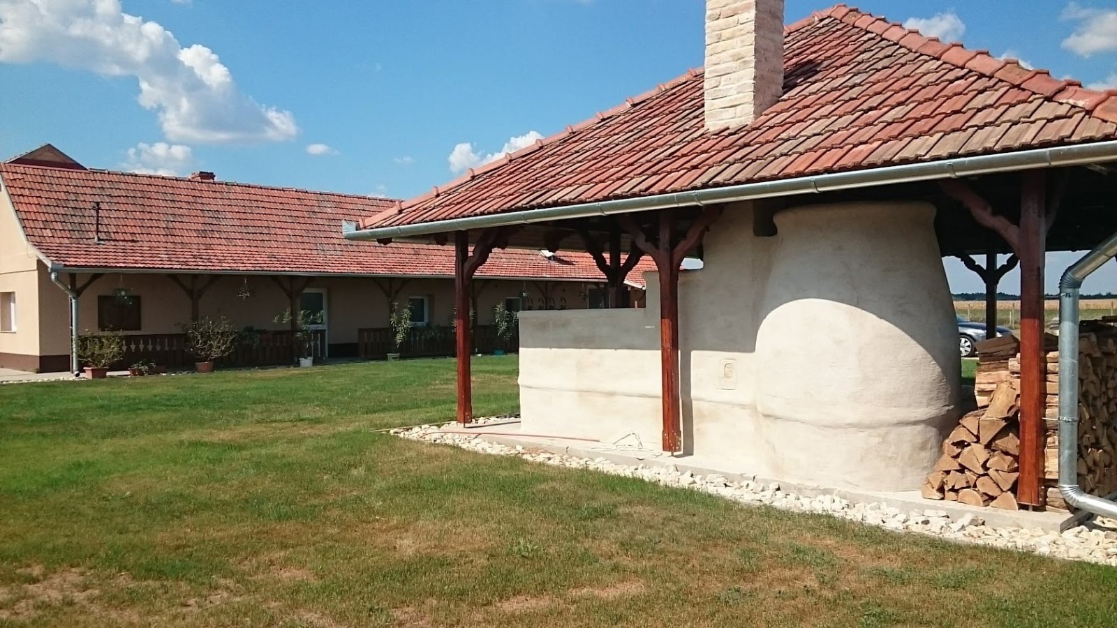 Tiszaalpár: Tanya voor veeteelt, dat bestaat uit 3 studioappartementen. 