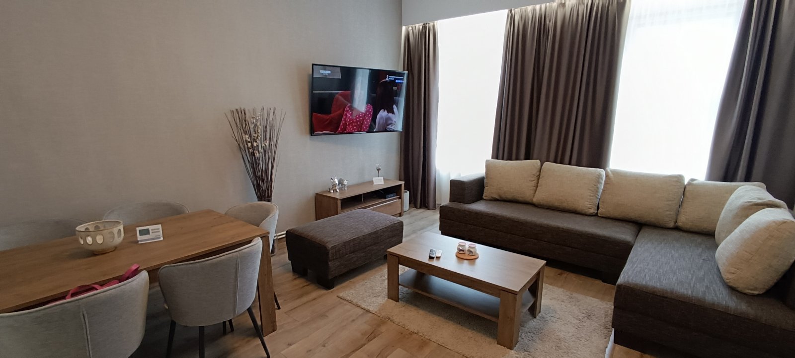 Keszthely: (AAA) Luxe appartement met groot dakterras in het historische centrum 