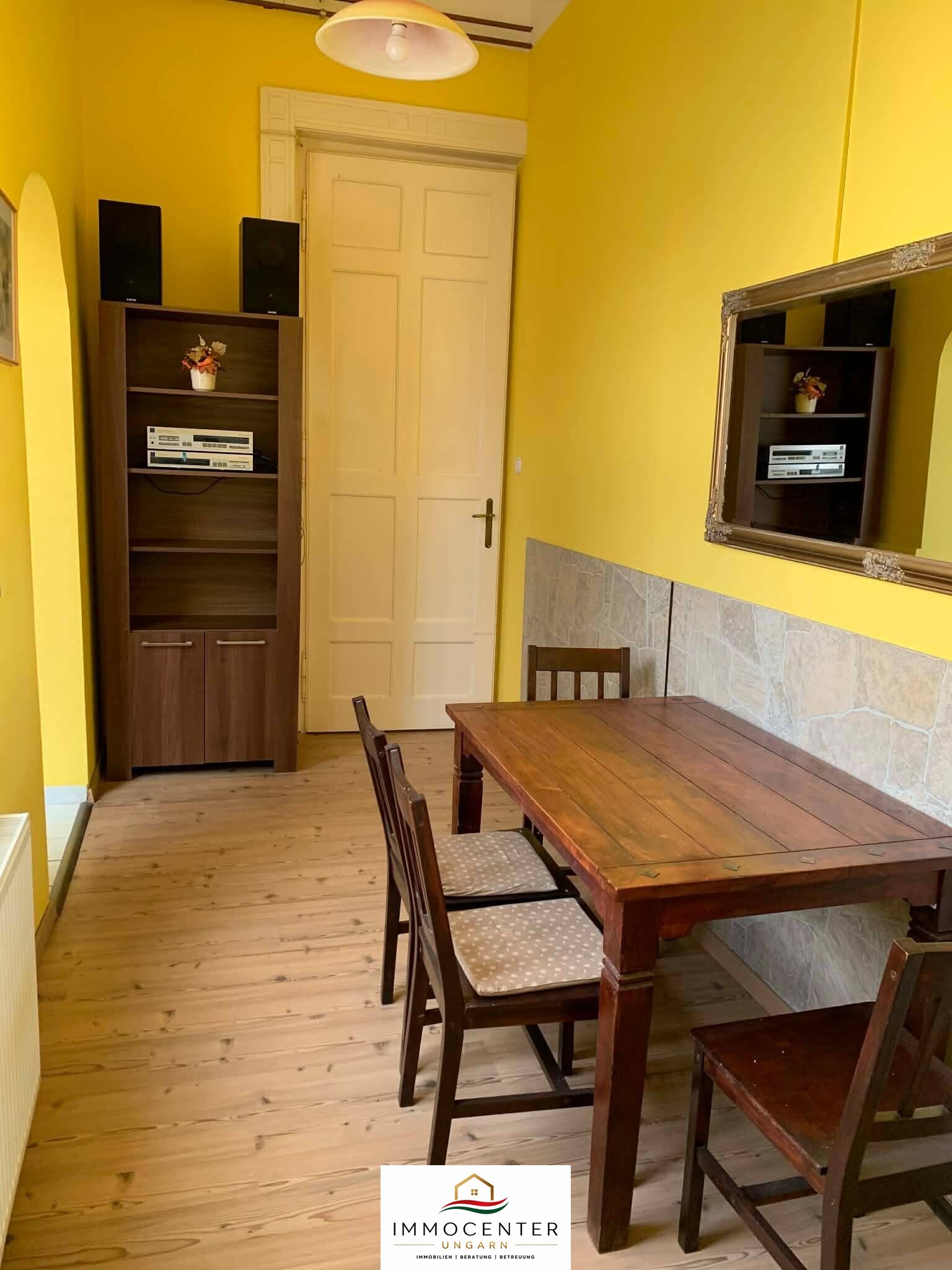 (AAC) Gerenoveerd appartement in een historisch woongebouw in het 7e district