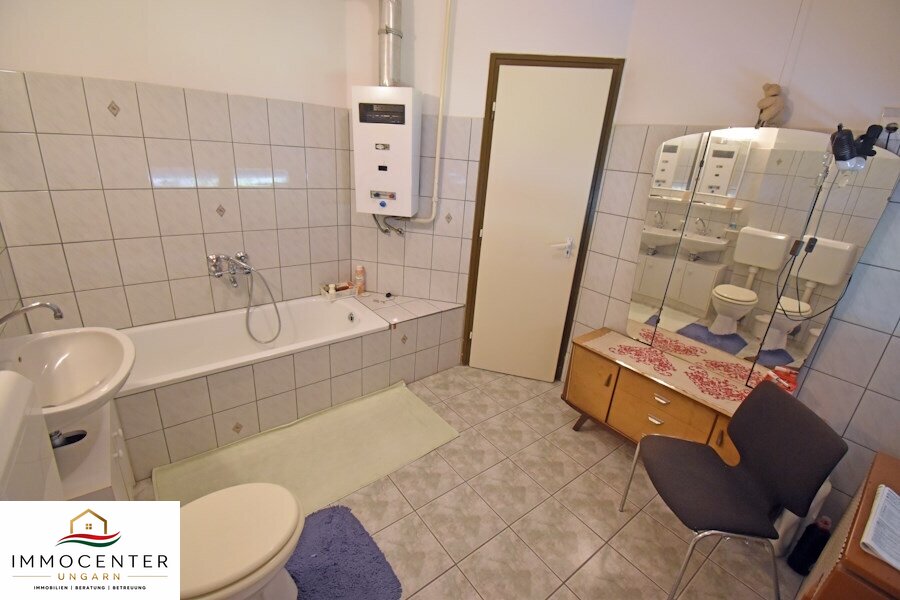 (BBA) Rijhuis in Lenti aan een rustige straat op 1200 m van de thermale baden