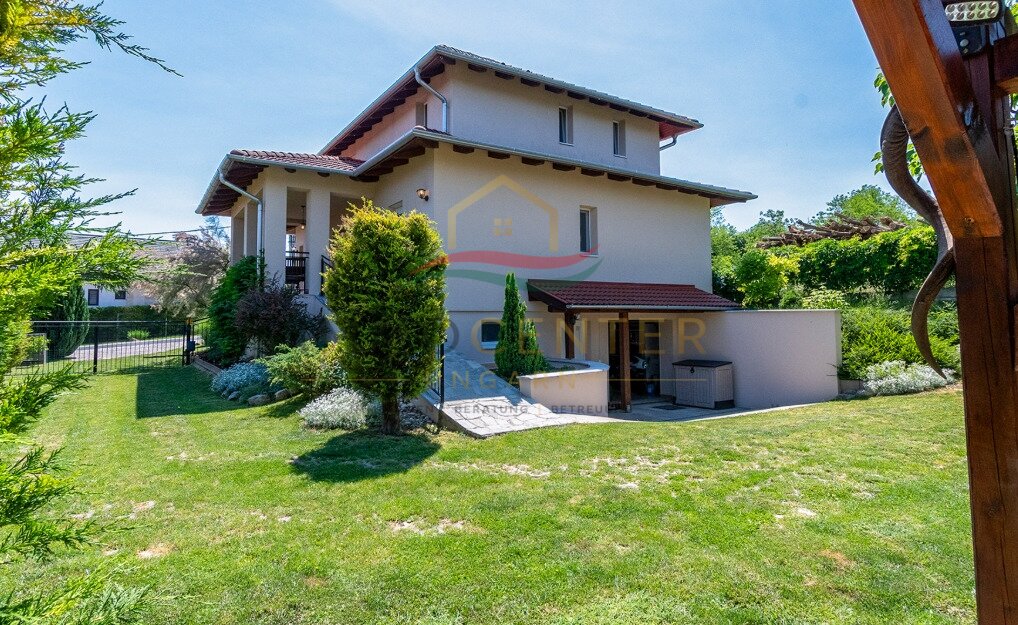(AAA) Een prachtig landhuis op een uitstekende locatie met gastenkamers.