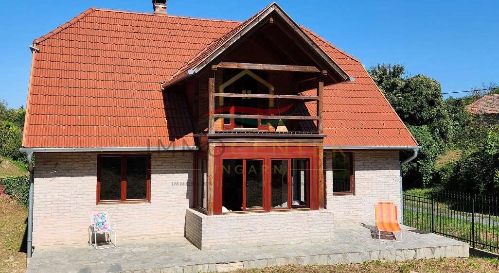 bei Nemesbük: Gerenoveerde vrijstaande woning in een rustige, natuurlijke omgeving. bei Nemesbük: Gerenoveerde vrijstaande woning in een rustige, natuurlijke omgeving.