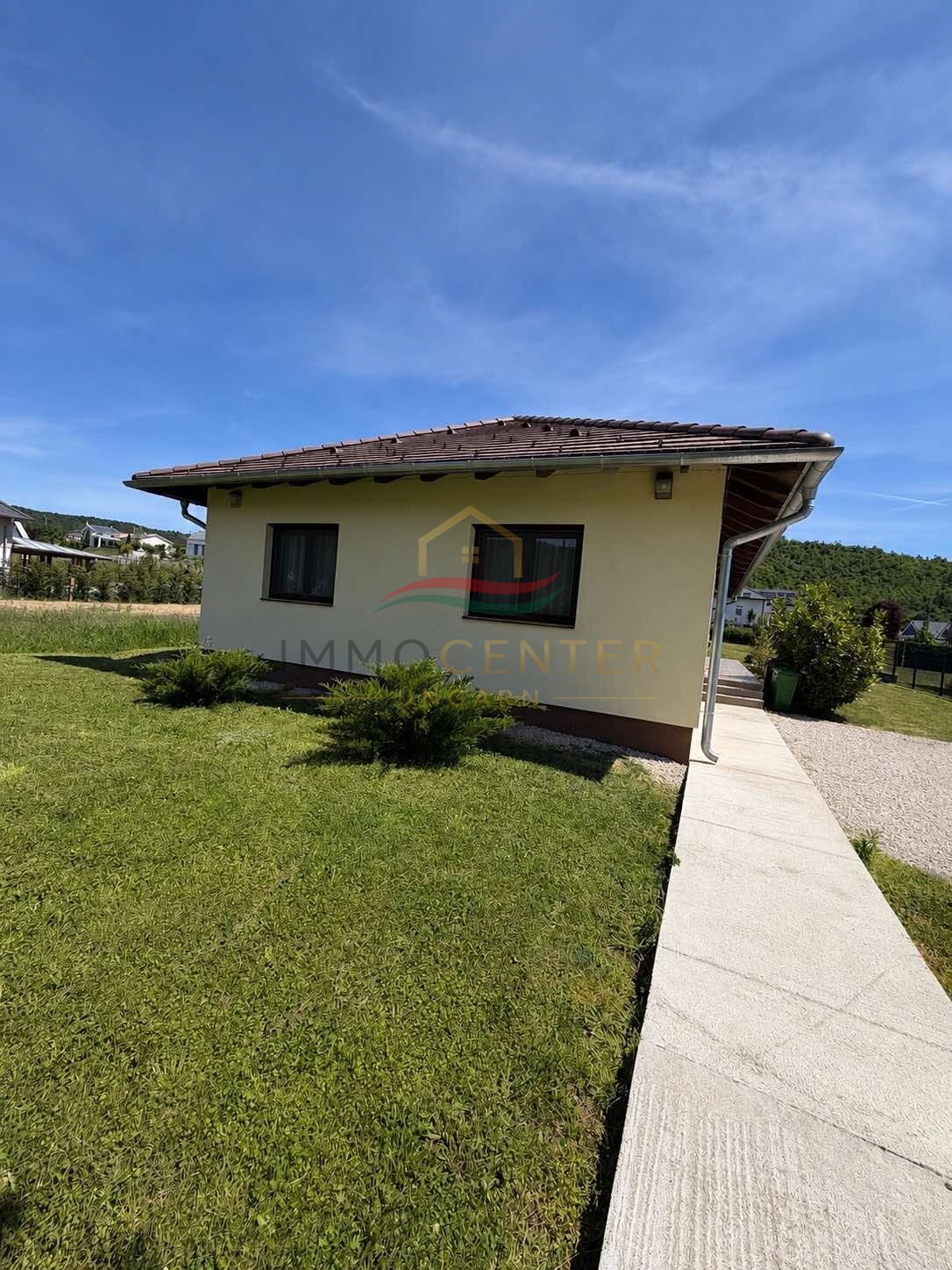 Energiezuinige vrijstaande woning in een rustige straat in Balatongyörök.