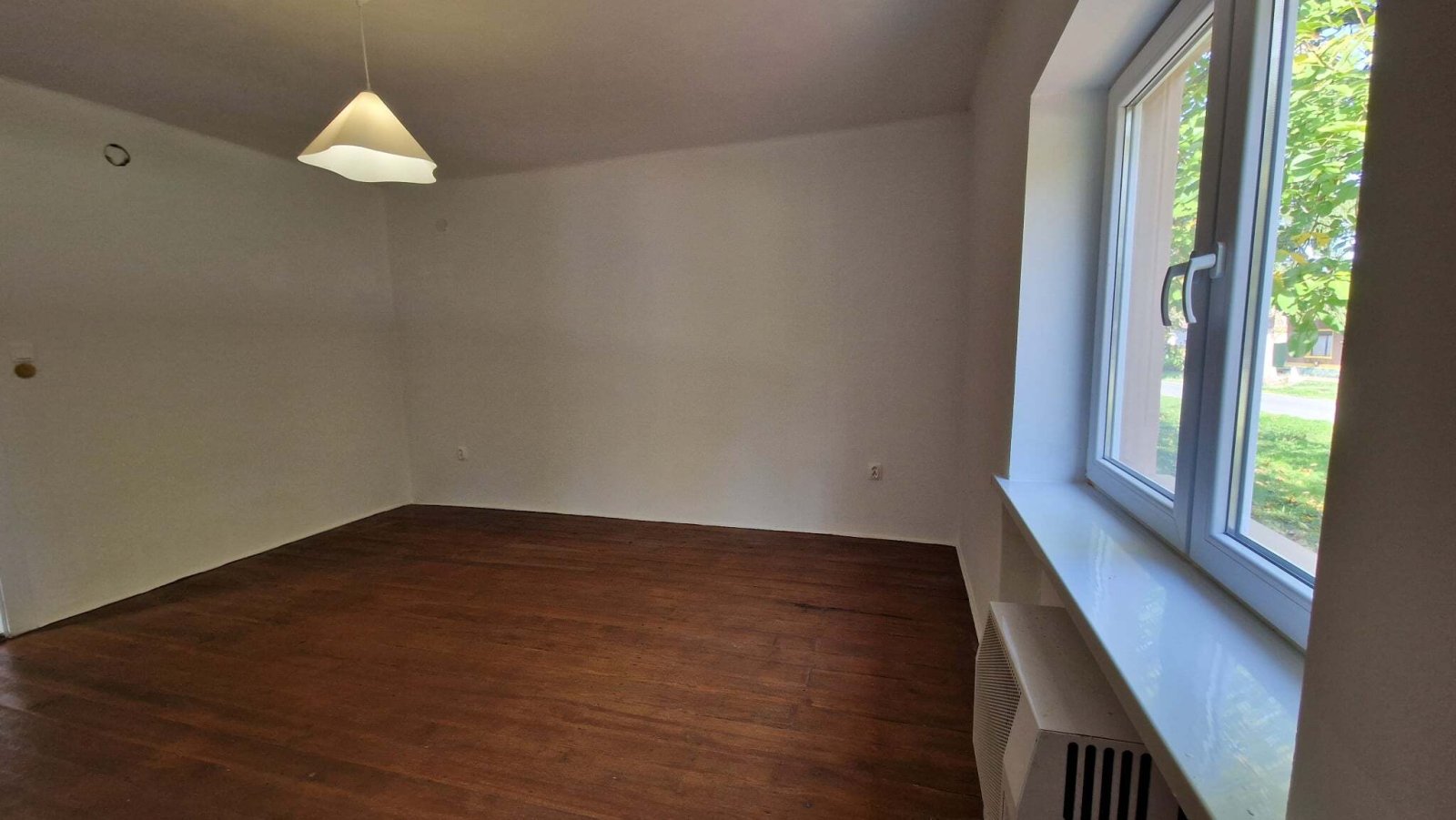 Instapklare gerenoveerde vrijstaande woning