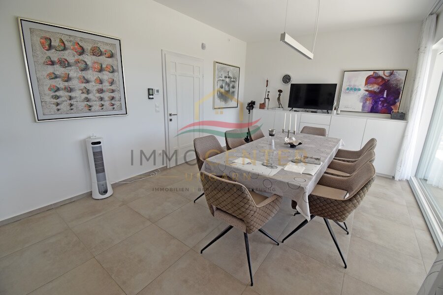 Exclusieve woning met een panoramisch uitzicht van 180 graden, dicht bij de stad en de thermale baden.