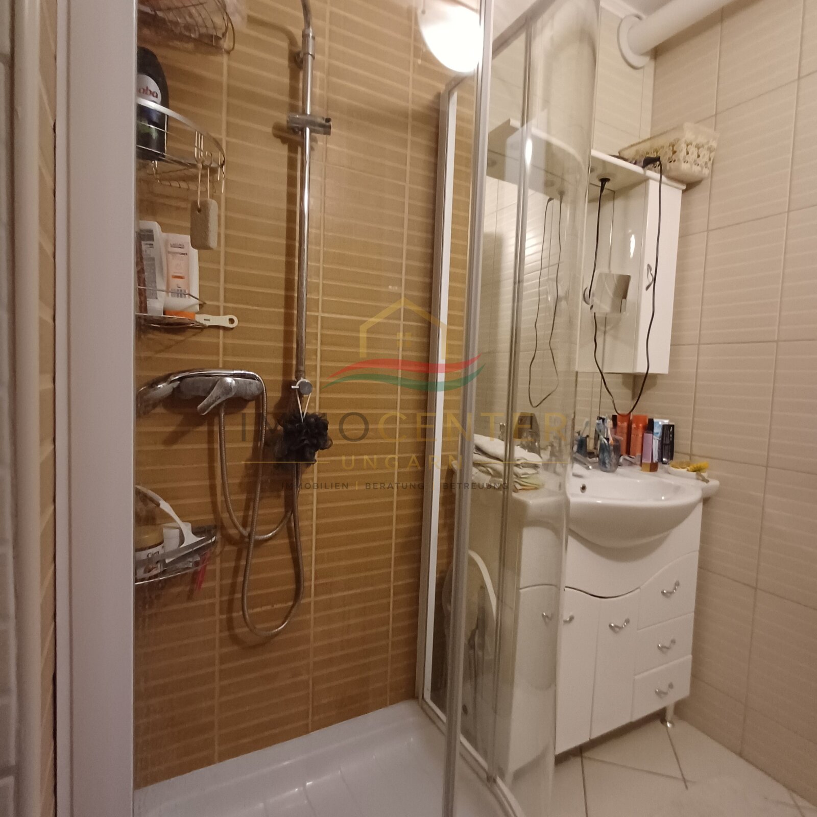Prachtig gerenoveerd 3-kamerappartement met balkon in de mooiste straat van Hévíz.