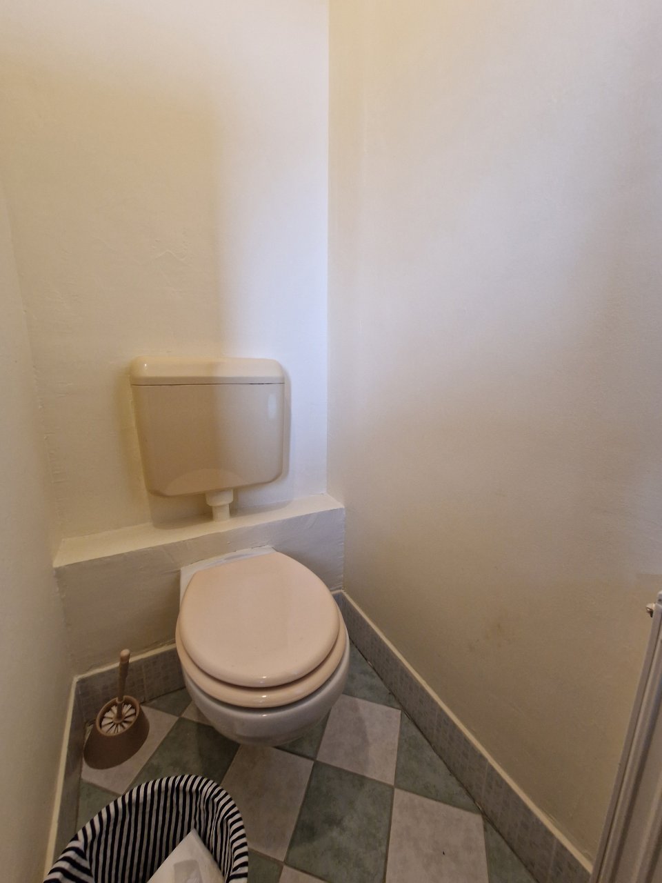 Toilet in het appartement 