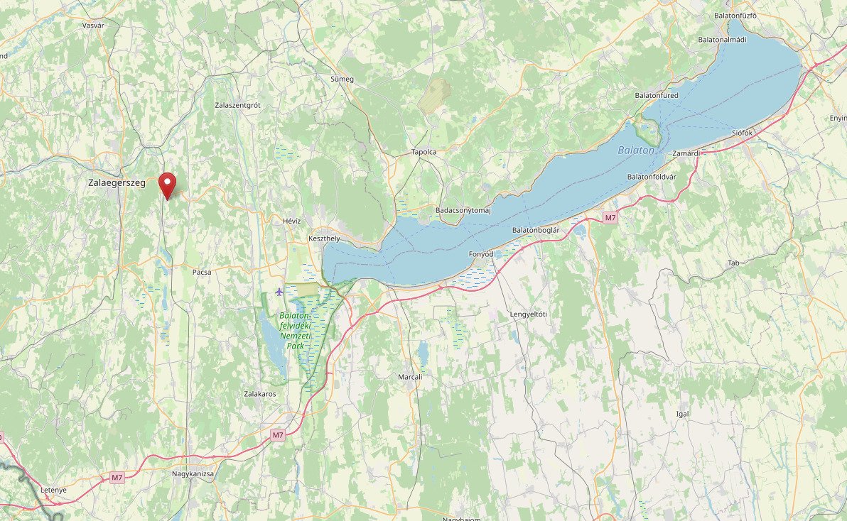 Strategische ligging in de Balaton-regio met directe aansluiting op de hoofdas M7