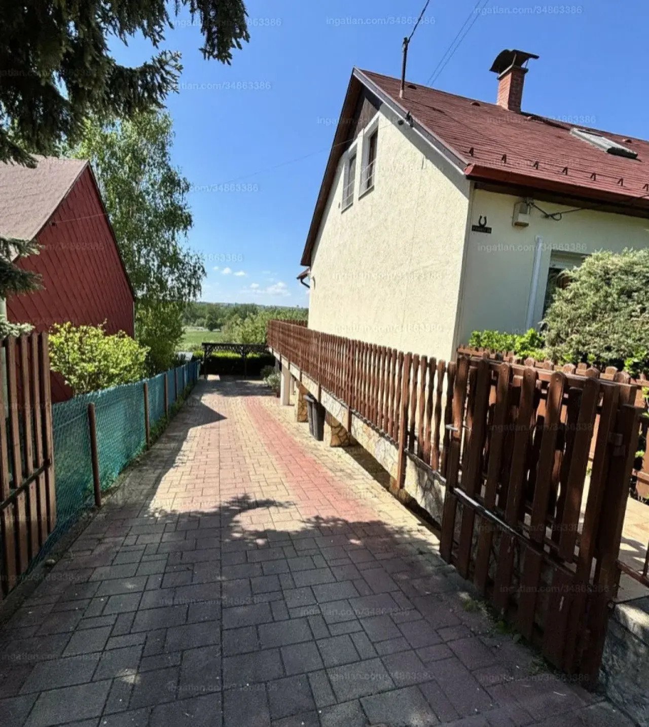 (AAA) Schöne, möblierte Erdgeschoss-Wohnung in Keszthely zu mieten (AAA-KK1016-M) (KK1016-M)