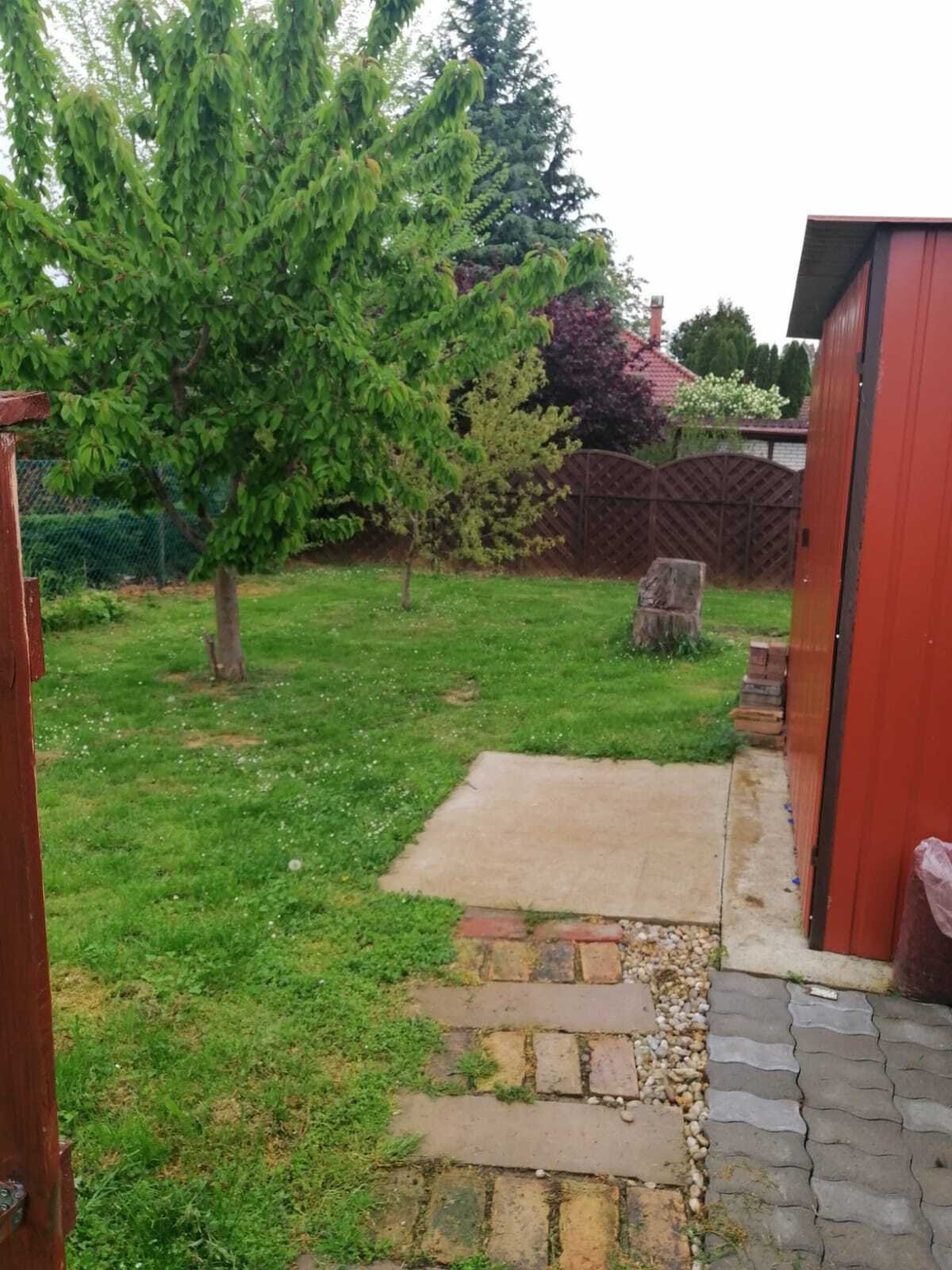(A-B) Interessantes Baugrundstück in Seenähe & bereits mit Pool, schön eingewachsen (FAR2124)