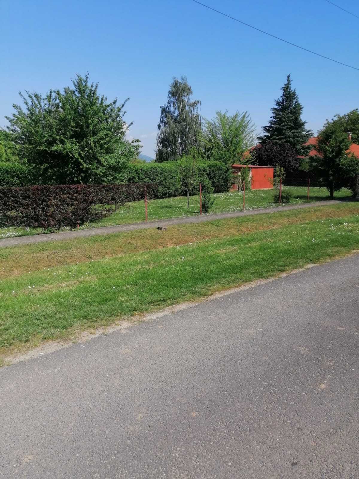 (A-B) Interessantes Baugrundstück in Seenähe & bereits mit Pool, schön eingewachsen (FAR2124)
