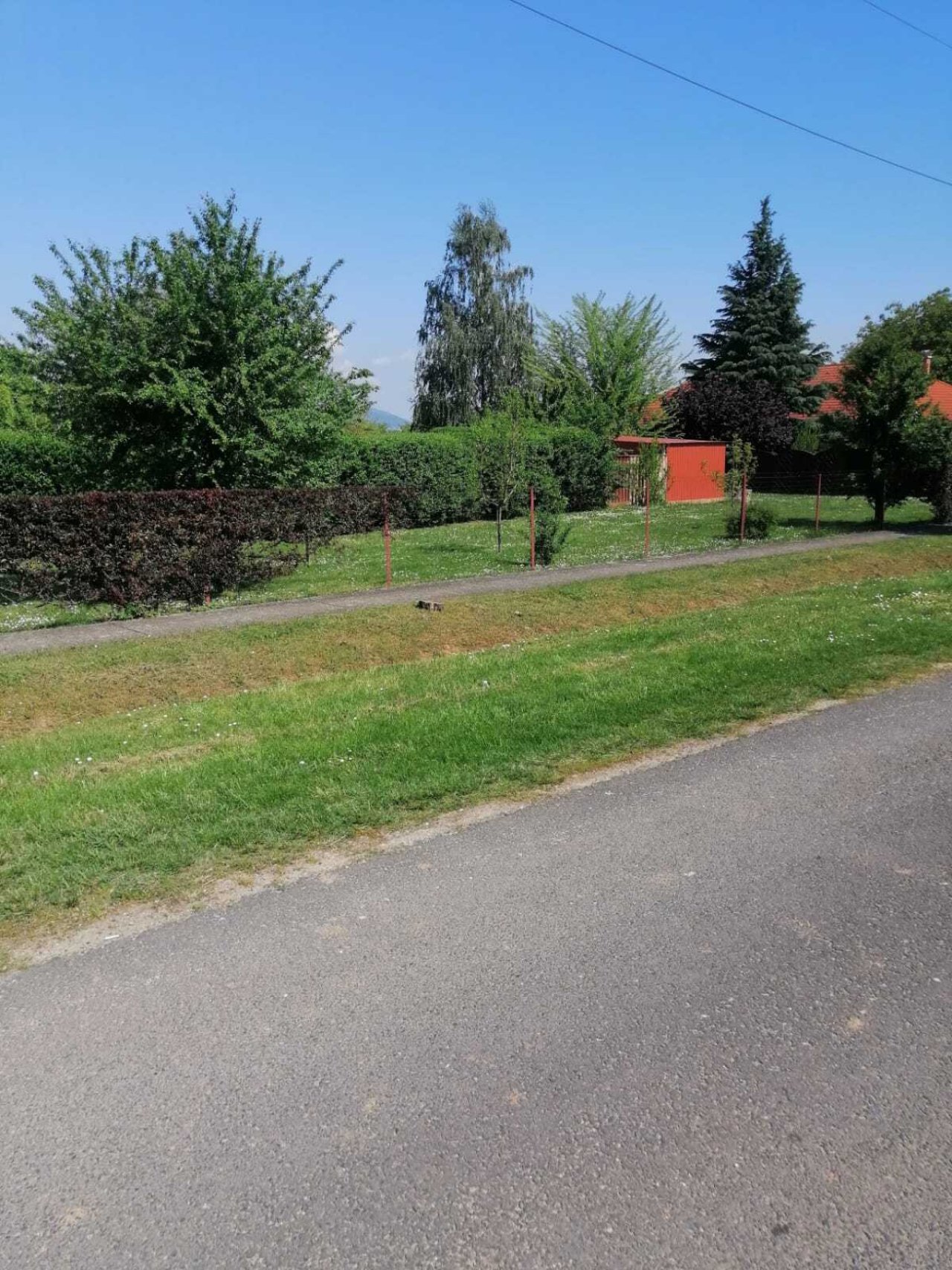 (A-B) Interessantes Baugrundstück in Seenähe &amp; bereits mit Pool, schön eingewachsen (FAR2124)