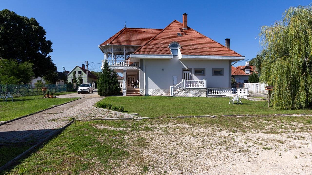(AAA) Spektakuläre Villa für den individuellen Geschmack! (33610)