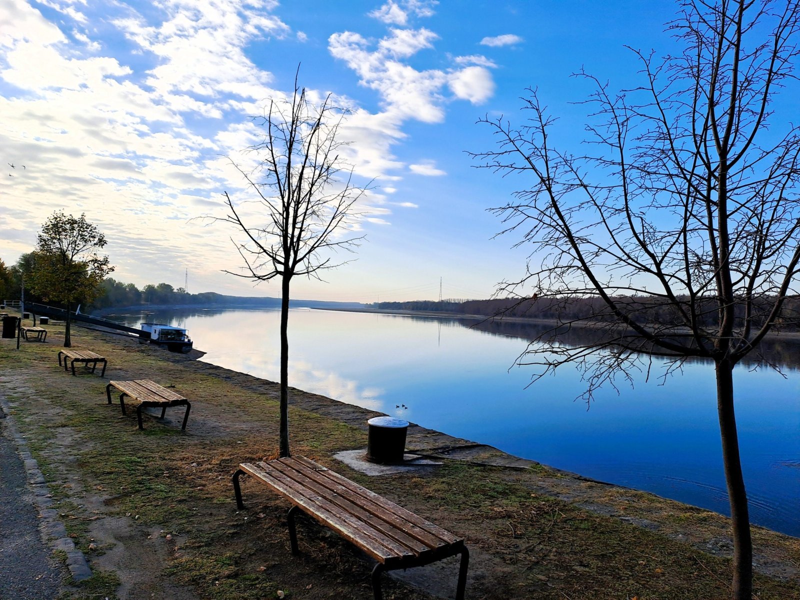 Komplett autark: Besondere Gelegenheit in der Nähe von Kalocsa am Donauufer (SIK0914)