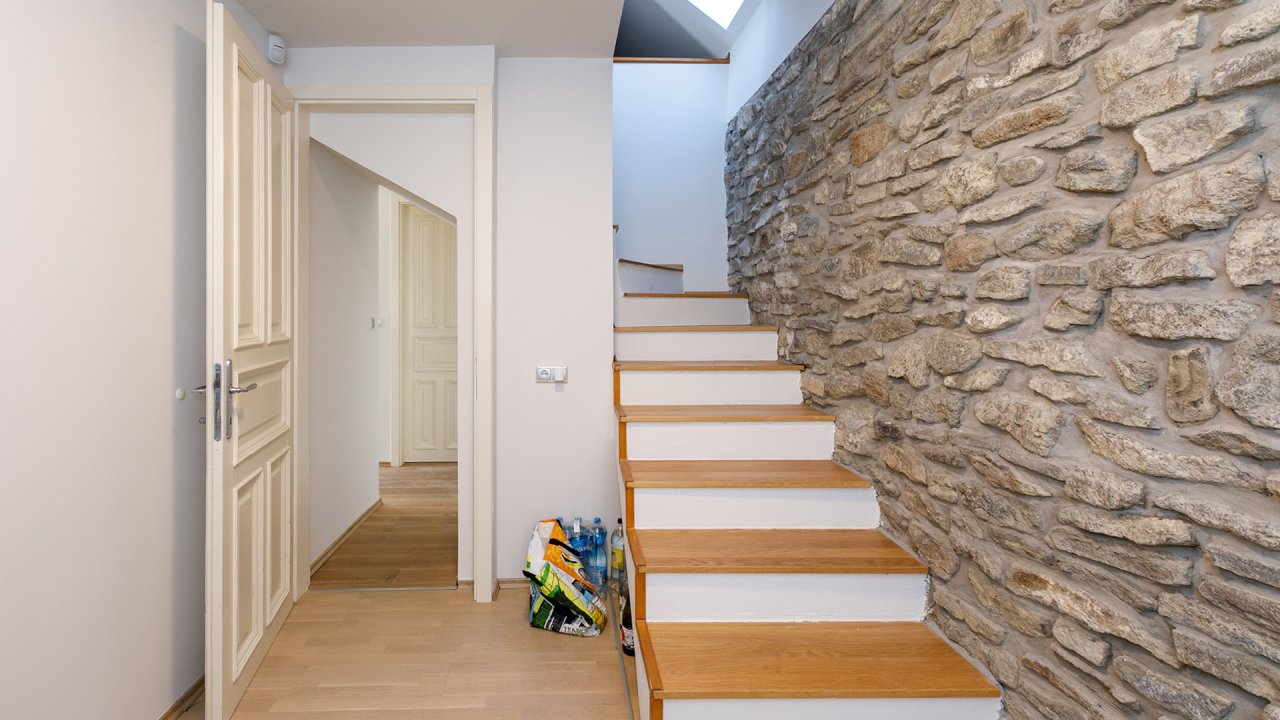 AAA: Wunderschönes Einfamilienhaus mit Panoramablick auf den Plattensee (33417)